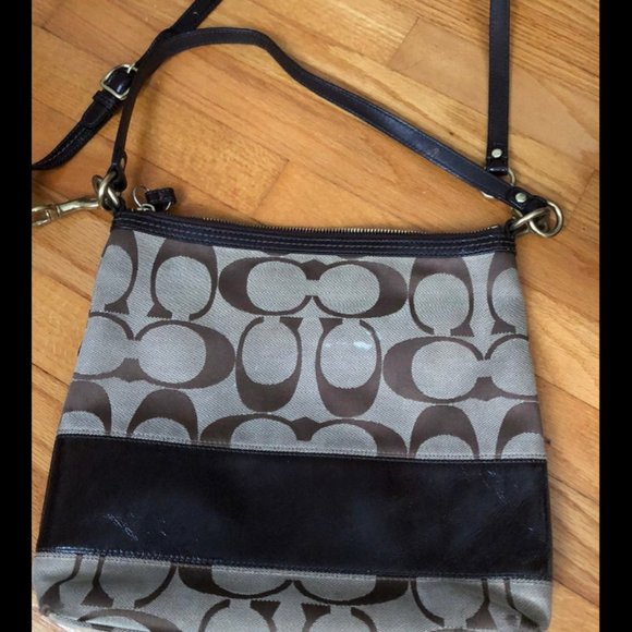 Coach Handbags - Coach crossbody purse